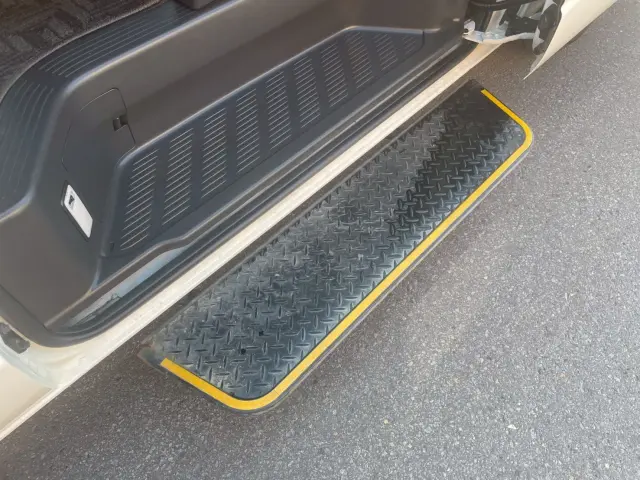 トヨタ ハイエースバン LDF-KDH206K改(4WD)の写真11