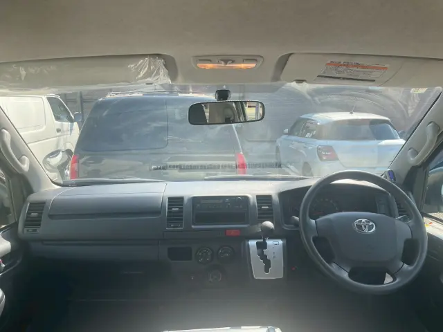 トヨタ ハイエースバン LDF-KDH206K改(4WD)の写真16