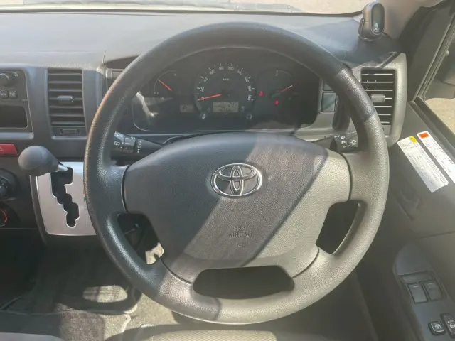 トヨタ ハイエースバン LDF-KDH206K改(4WD)の写真17