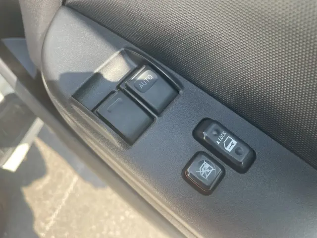 トヨタ ハイエースバン LDF-KDH206K改(4WD)の写真24