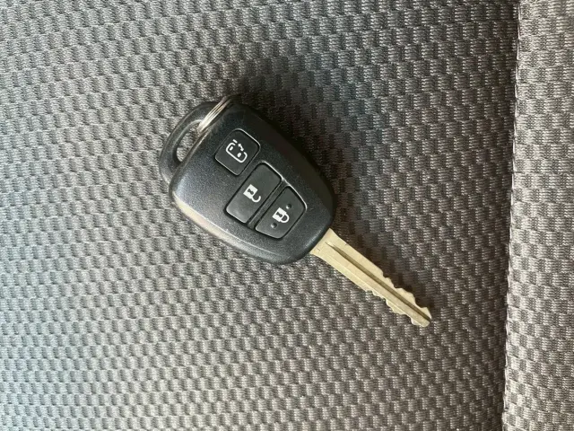 トヨタ ハイエースバン LDF-KDH206K改(4WD)の写真25