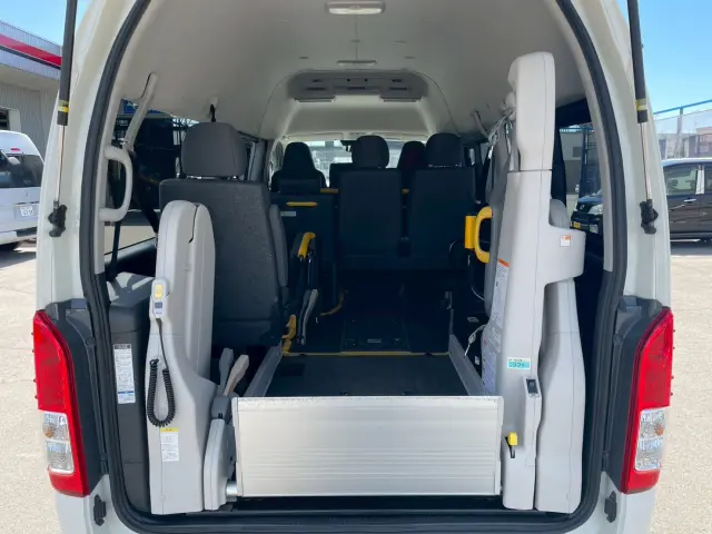 トヨタ ハイエースバン QDF-GDH206K改(4WD)の写真6