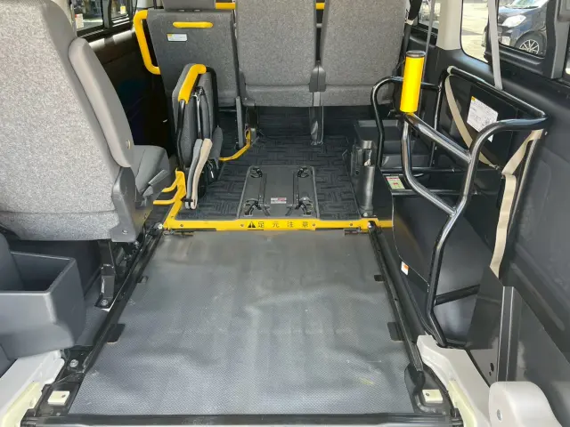 トヨタ ハイエースバン QDF-GDH206K改(4WD)の写真7