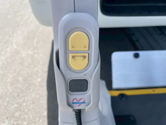 トヨタ ハイエースバン QDF-GDH206K改(4WD)の写真9