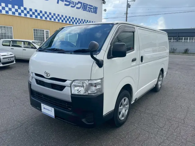トヨタ ハイエースバン QDF-GDH206V(4WD)の写真1
