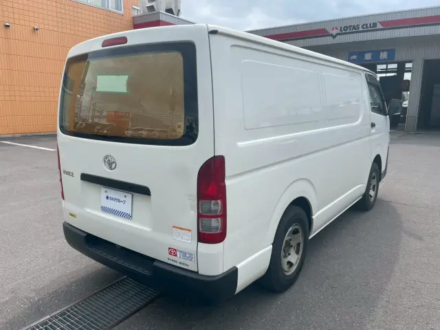 トヨタ ハイエースバン QDF-GDH206V(4WD)の写真3