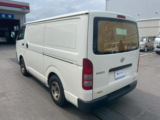 トヨタ ハイエースバン QDF-GDH206V(4WD)の写真4