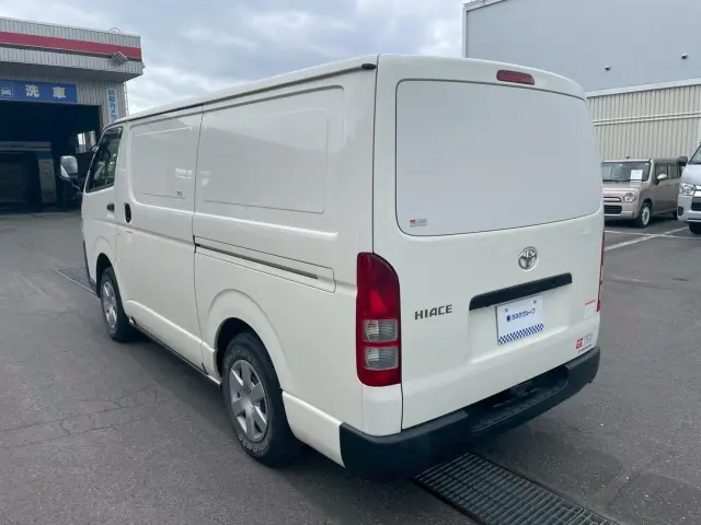 トヨタ ハイエースバン LDF-KDH206V(4WD)の写真4