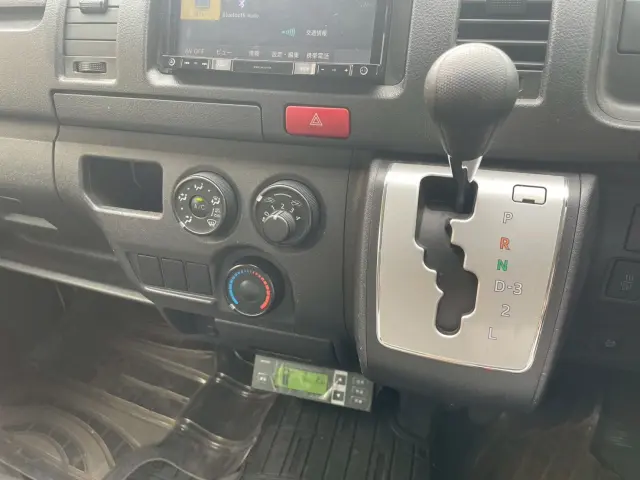 トヨタ ハイエースバン LDF-KDH206V(4WD)の写真14