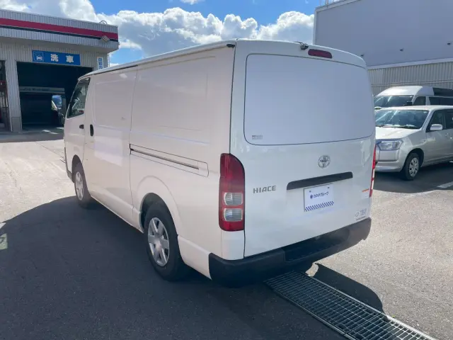 トヨタ ハイエースバン LDF-KDH206V(4WD)の写真4