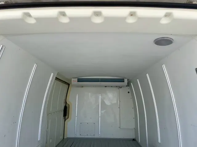 トヨタ ハイエースバン LDF-KDH206V(4WD)の写真5