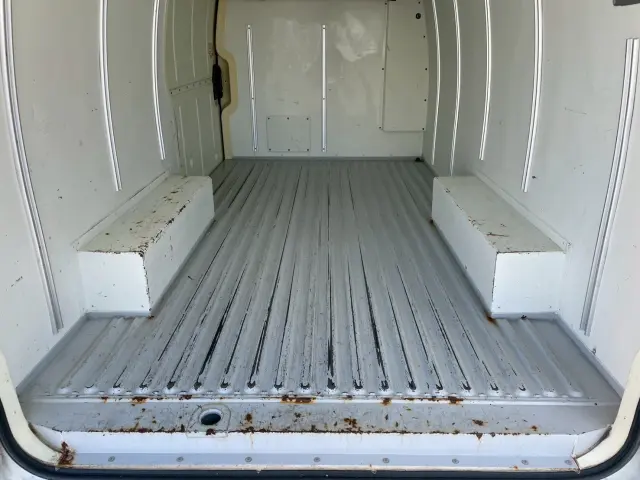 トヨタ ハイエースバン LDF-KDH206V(4WD)の写真6
