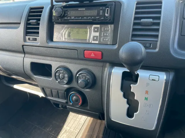 トヨタ ハイエースバン LDF-KDH206V(4WD)の写真12