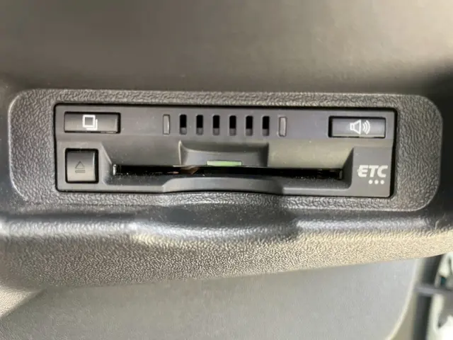 トヨタ ハイエースバン LDF-KDH206V(4WD)の写真15
