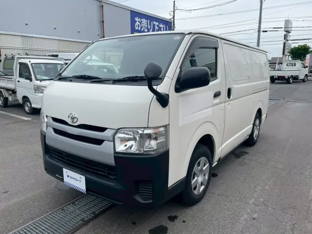 トヨタ ハイエースバン QDF-GDH206V(4WD)の写真1