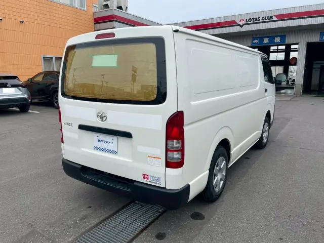 トヨタ ハイエースバン QDF-GDH206V(4WD)の写真3