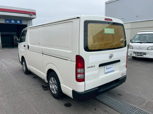 トヨタ ハイエースバン QDF-GDH206V(4WD)の写真4