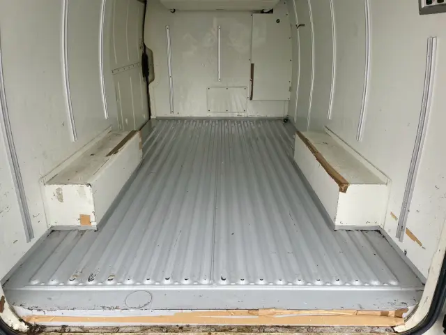 トヨタ ハイエースバン QDF-GDH206V(4WD)の写真6
