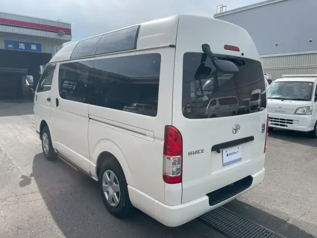 トヨタ ハイエースバン LDF-KDH206K改(4WD)の写真4