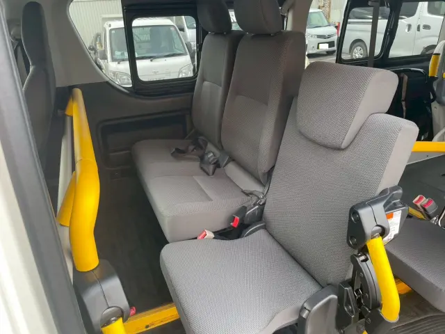 トヨタ ハイエースバン LDF-KDH206K改(4WD)の写真13