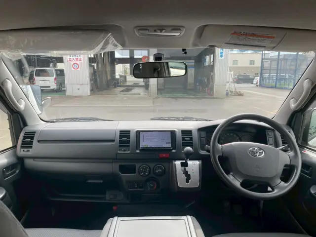 トヨタ ハイエースバン LDF-KDH206K改(4WD)の写真18