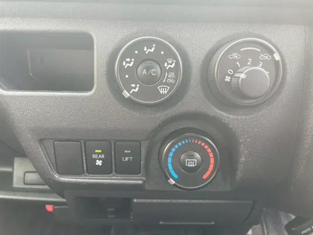 トヨタ ハイエースバン LDF-KDH206K改(4WD)の写真23