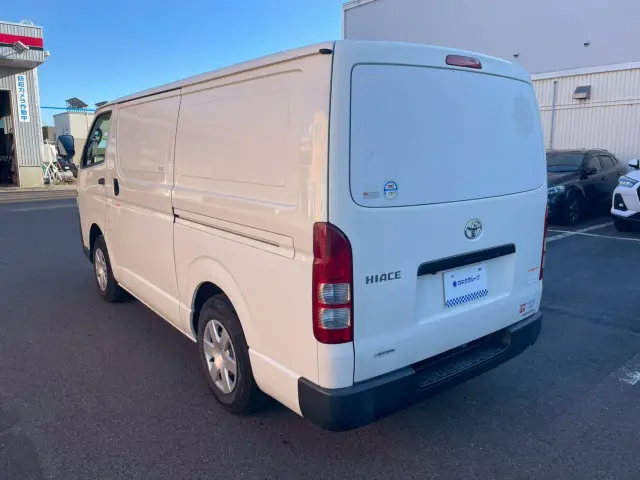 トヨタ ハイエースバン LDF-KDH206V(4WD)の写真4
