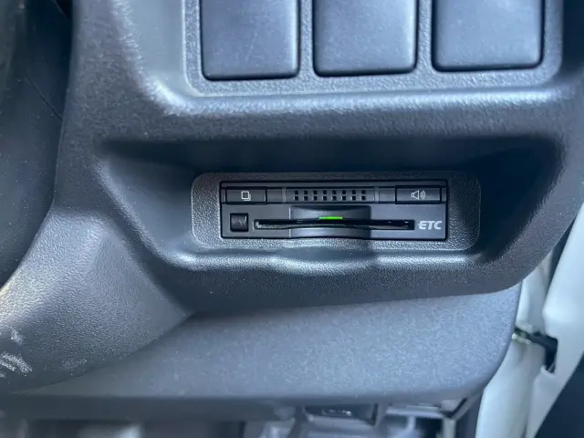 トヨタ ハイエースバン LDF-KDH206V(4WD)の写真17