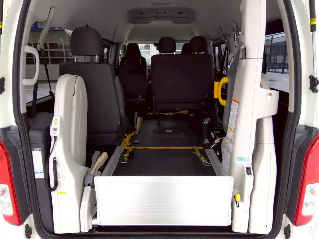 トヨタ ハイエースバン QDF-GDH206K改(4WD)の写真6