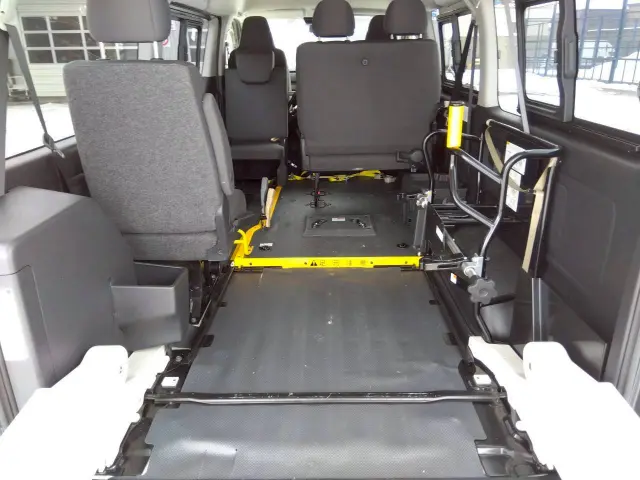 トヨタ ハイエースバン QDF-GDH206K改(4WD)の写真7