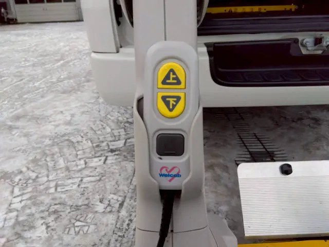 トヨタ ハイエースバン QDF-GDH206K改(4WD)の写真9