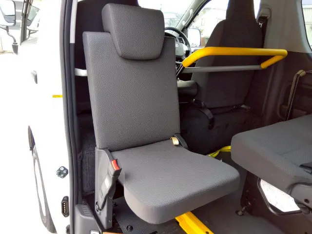 トヨタ ハイエースバン QDF-GDH206K改(4WD)の写真13