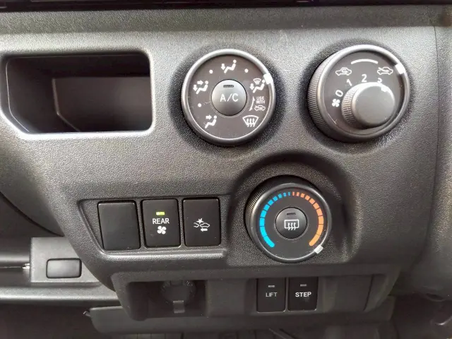 トヨタ ハイエースバン QDF-GDH206K改(4WD)の写真25