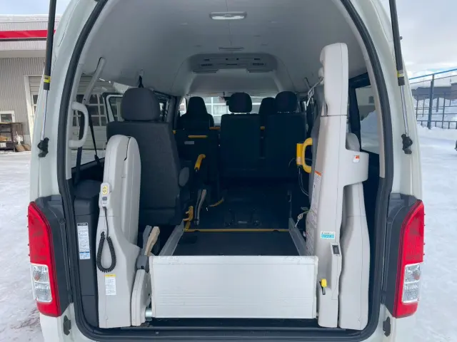 トヨタ ハイエースバン QDF-GDH206K改(4WD)の写真6