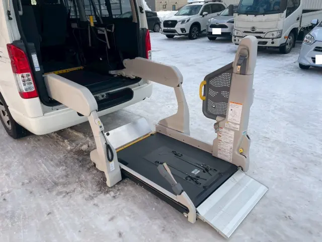 トヨタ ハイエースバン QDF-GDH206K改(4WD)の写真8