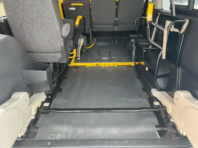 トヨタ ハイエースバン QDF-GDH206K改(4WD)の写真11