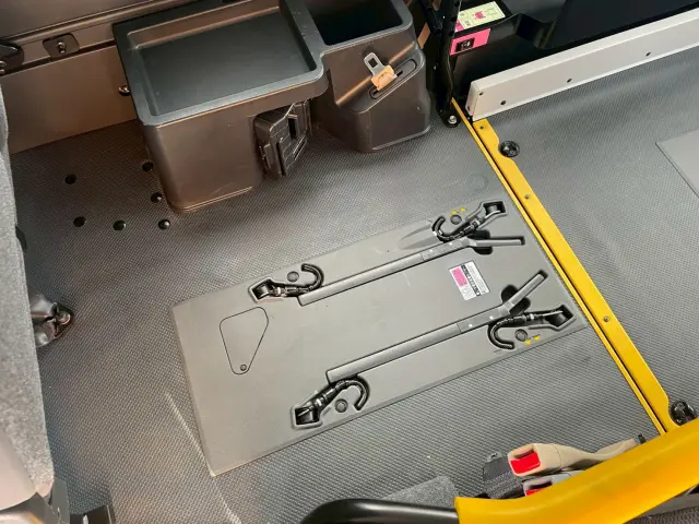 トヨタ ハイエースバン QDF-GDH206K改(4WD)の写真15