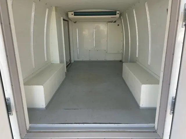トヨタ ハイエースバン QDF-GDH206V(4WD)の写真6