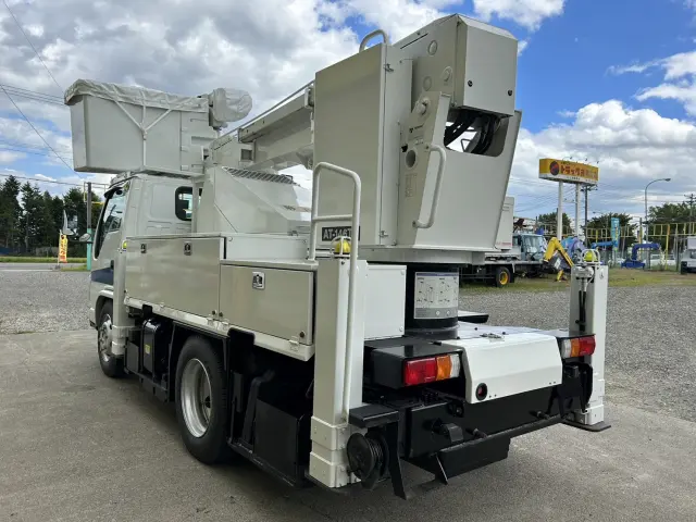 いすゞ エルフ PDG-NKR85YN(2WD)の写真3