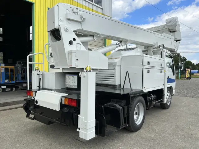 いすゞ エルフ PDG-NKR85YN(2WD)の写真4