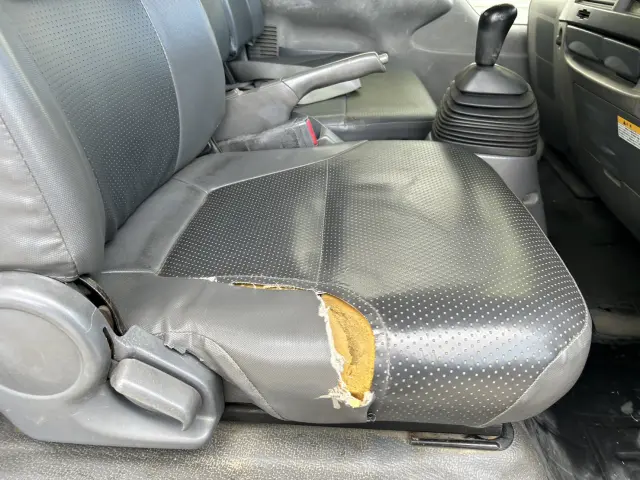 いすゞ エルフ PDG-NKR85YN(2WD)の写真11