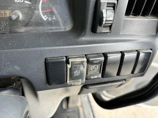 いすゞ エルフ PDG-NKR85YN(2WD)の写真16