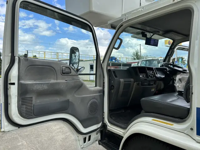 いすゞ エルフ PDG-NKR85YN(2WD)の写真19