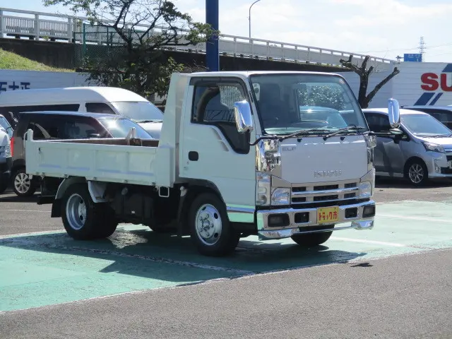 いすゞ エルフ BDG-NKR85AD(2WD)の写真7