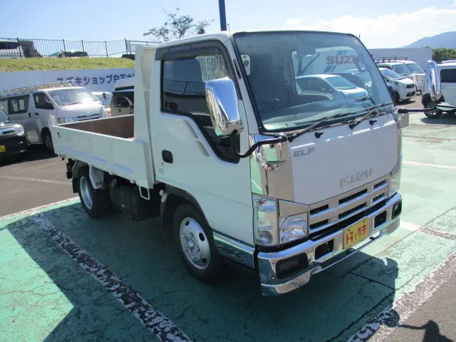 いすゞ エルフ BDG-NKR85AD(2WD)の写真8