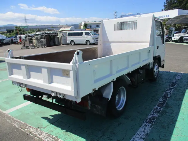 いすゞ エルフ BDG-NKR85AD(2WD)の写真10