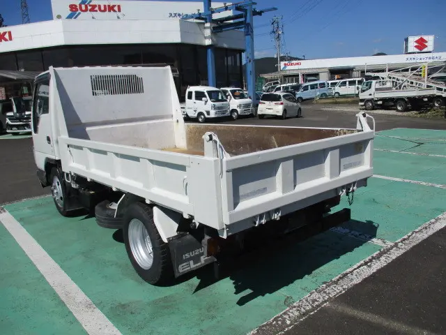 いすゞ エルフ BDG-NKR85AD(2WD)の写真15