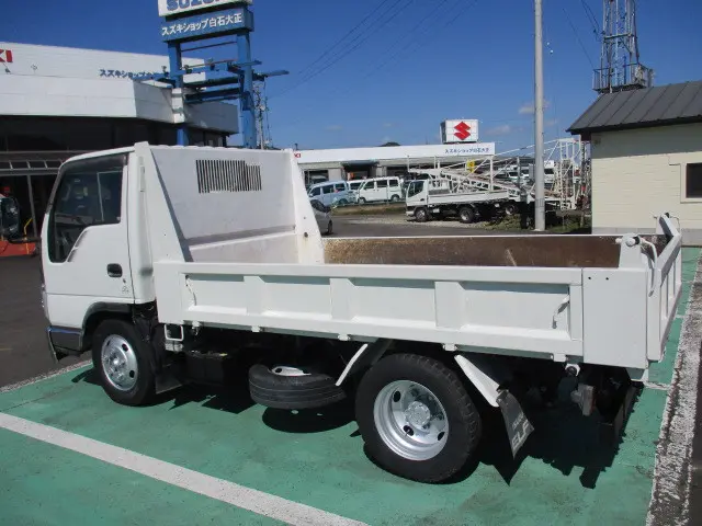 いすゞ エルフ BDG-NKR85AD(2WD)の写真16