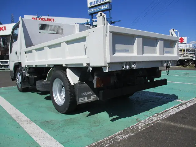 いすゞ エルフ BDG-NKR85AD(2WD)の写真25