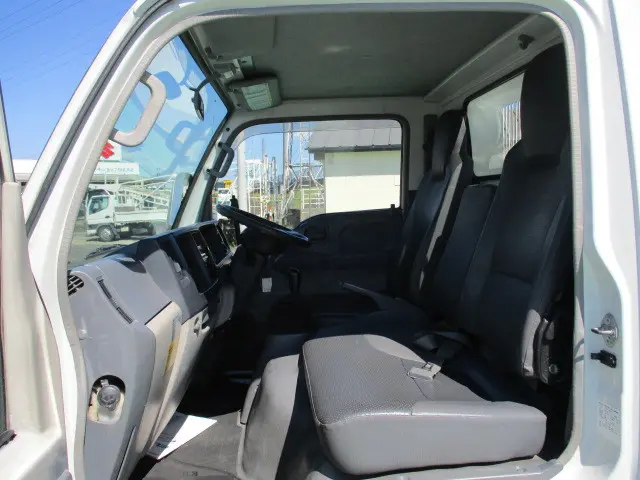 いすゞ エルフ BDG-NKR85AD(2WD)の写真26